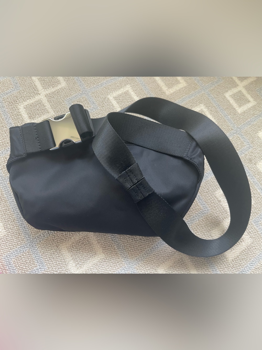 Lululemon Crossbody Fanny Pack Pouch Adjustable Belt Bag Black - Picture 7 of 7